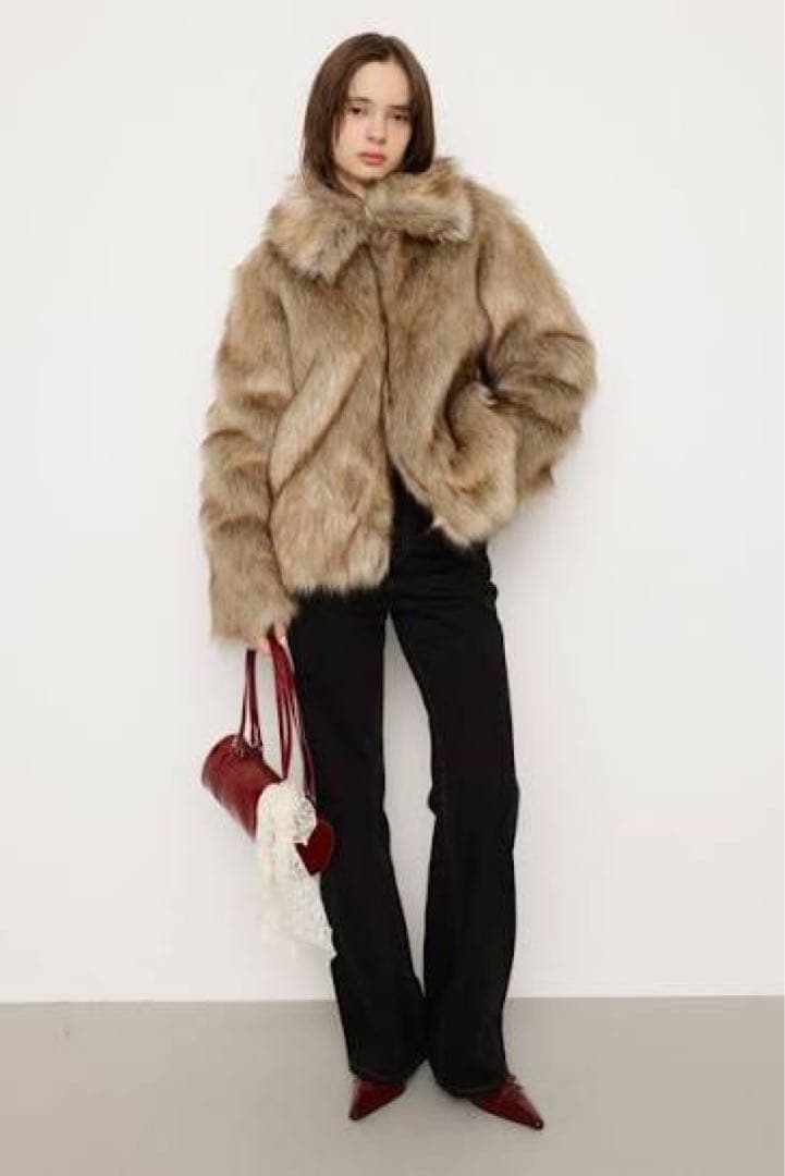 MICHIXSLY ベージュファーショートジャケット