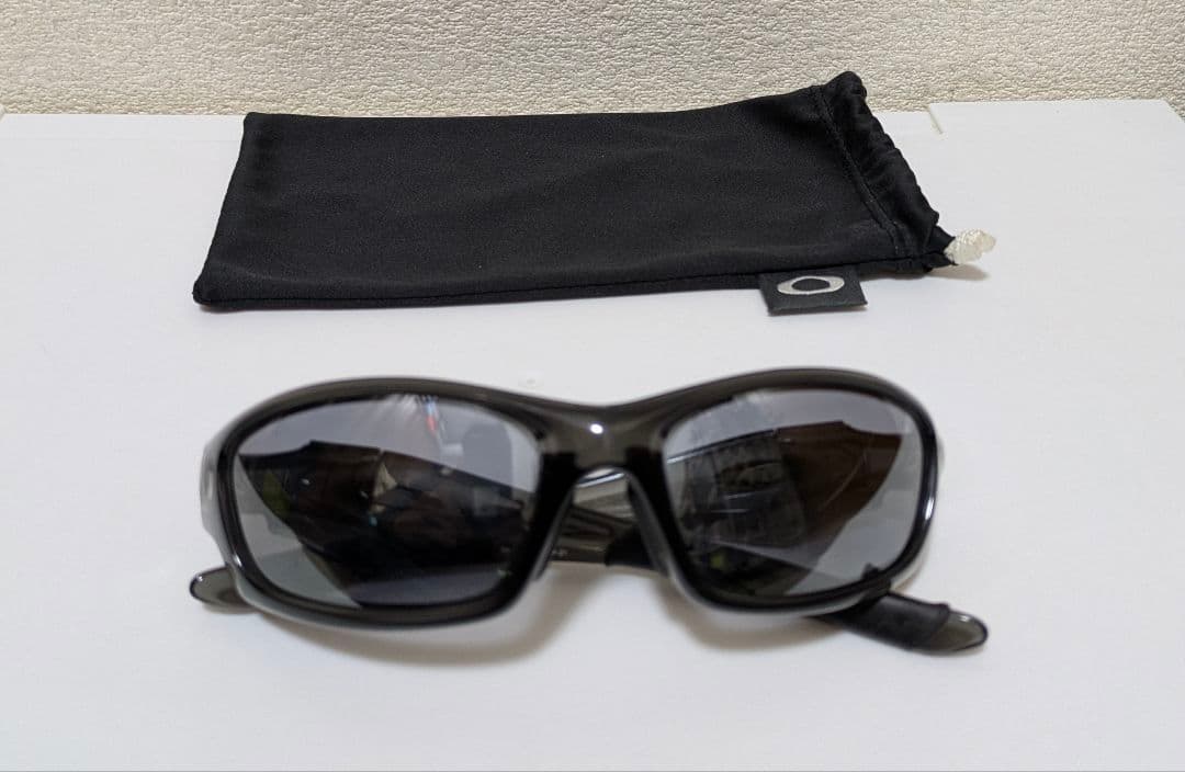 OAKLEYブラック サングラス ケース付き