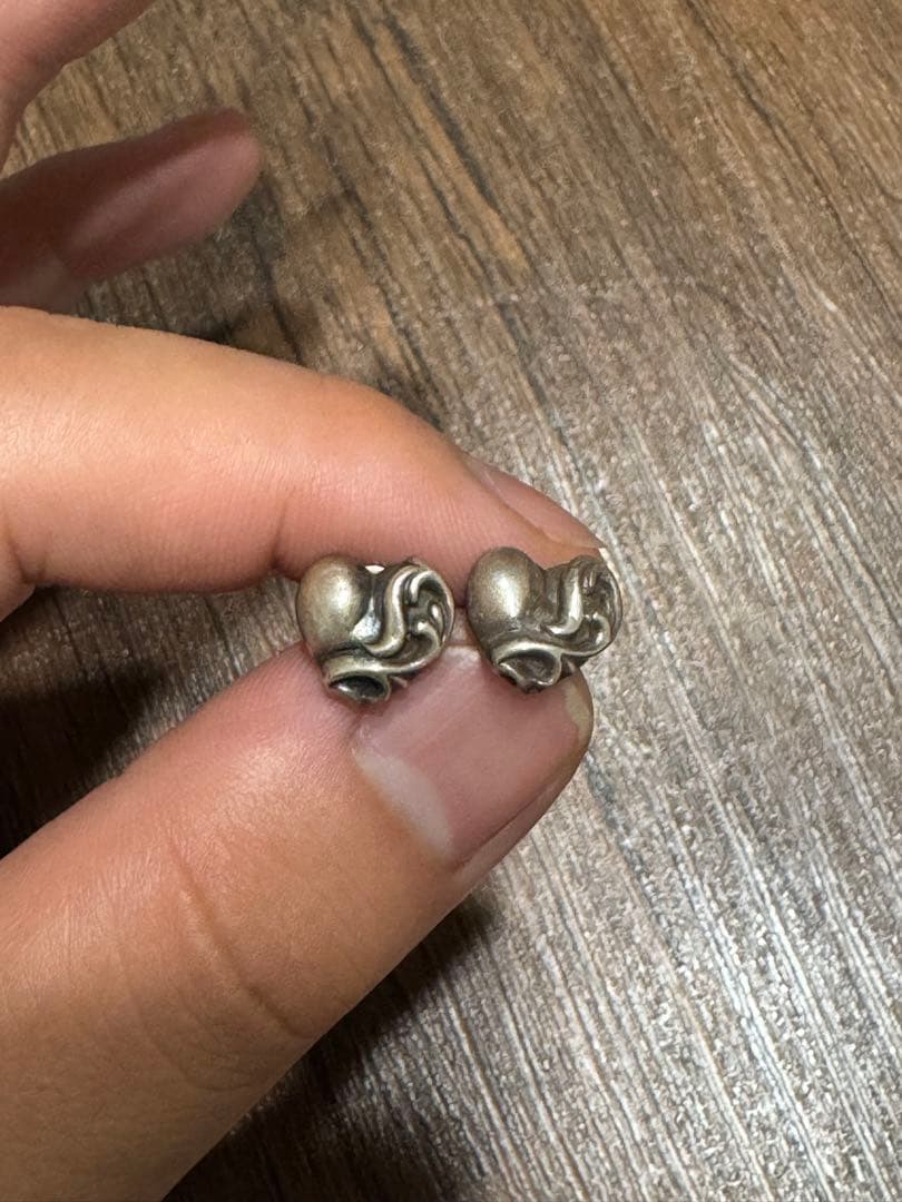 本日限定値下げ　クロムハーツ　ハートスタッドピアス　両耳2個