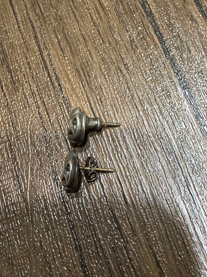 本日限定値下げ　クロムハーツ　ハートスタッドピアス　両耳2個