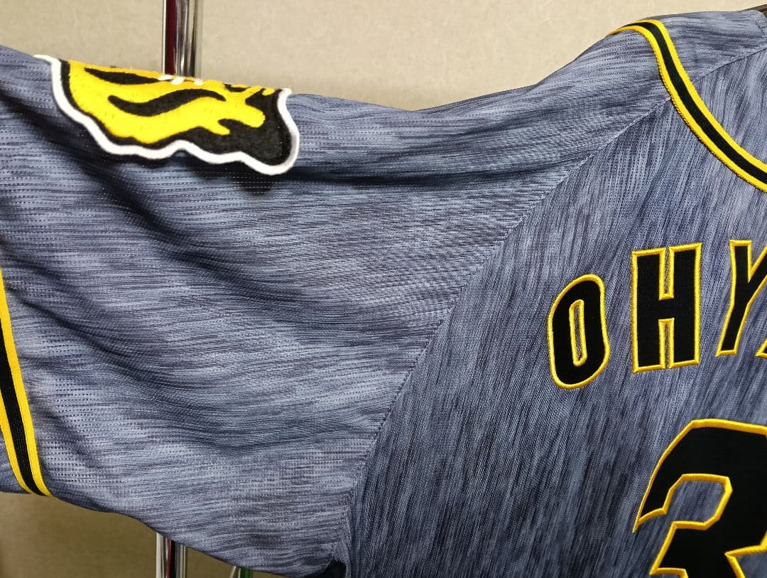 【希少・超美品】阪神タイガース 大山悠輔 旧ビジターグラデーションユニフォーム