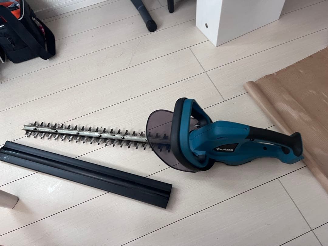 Makita ヘッジトリマー DUH523 充電器付き
