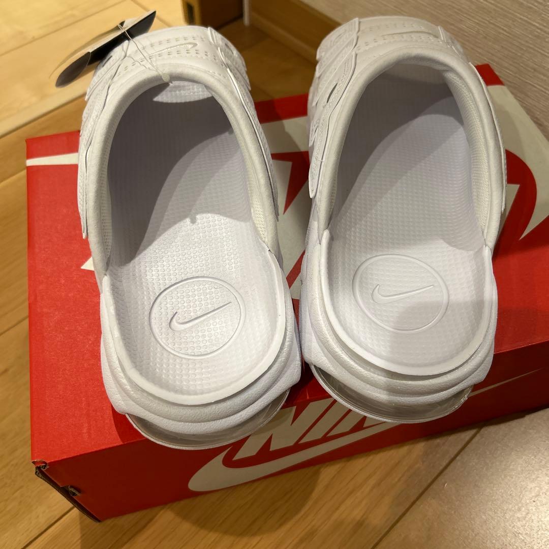 も*ん様 新品　ナイキ エアモアアップテンポ スライド トリプルホワイト28 セ