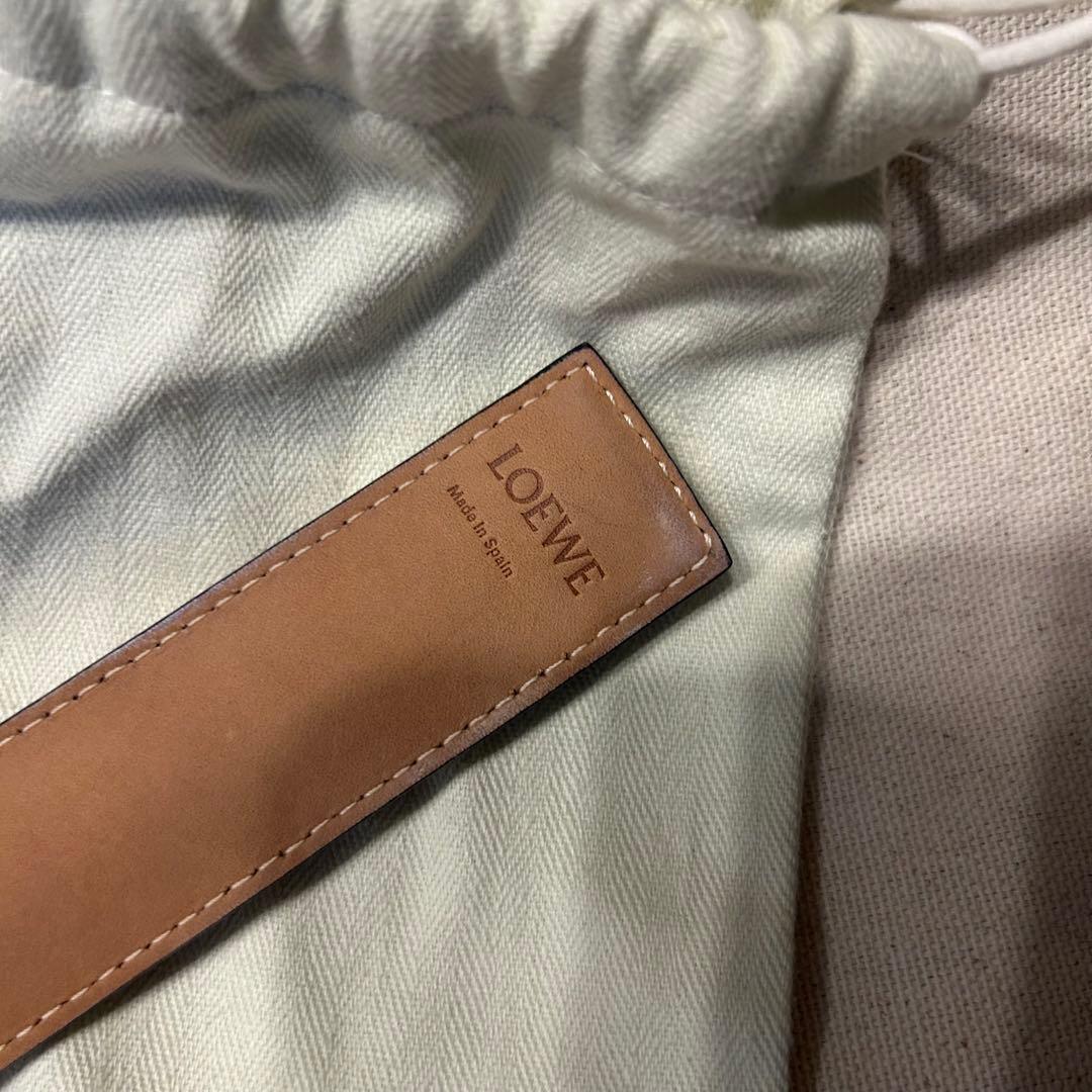 LOEWE スラップブレスレット　レザー バングル　タン　ロエベ