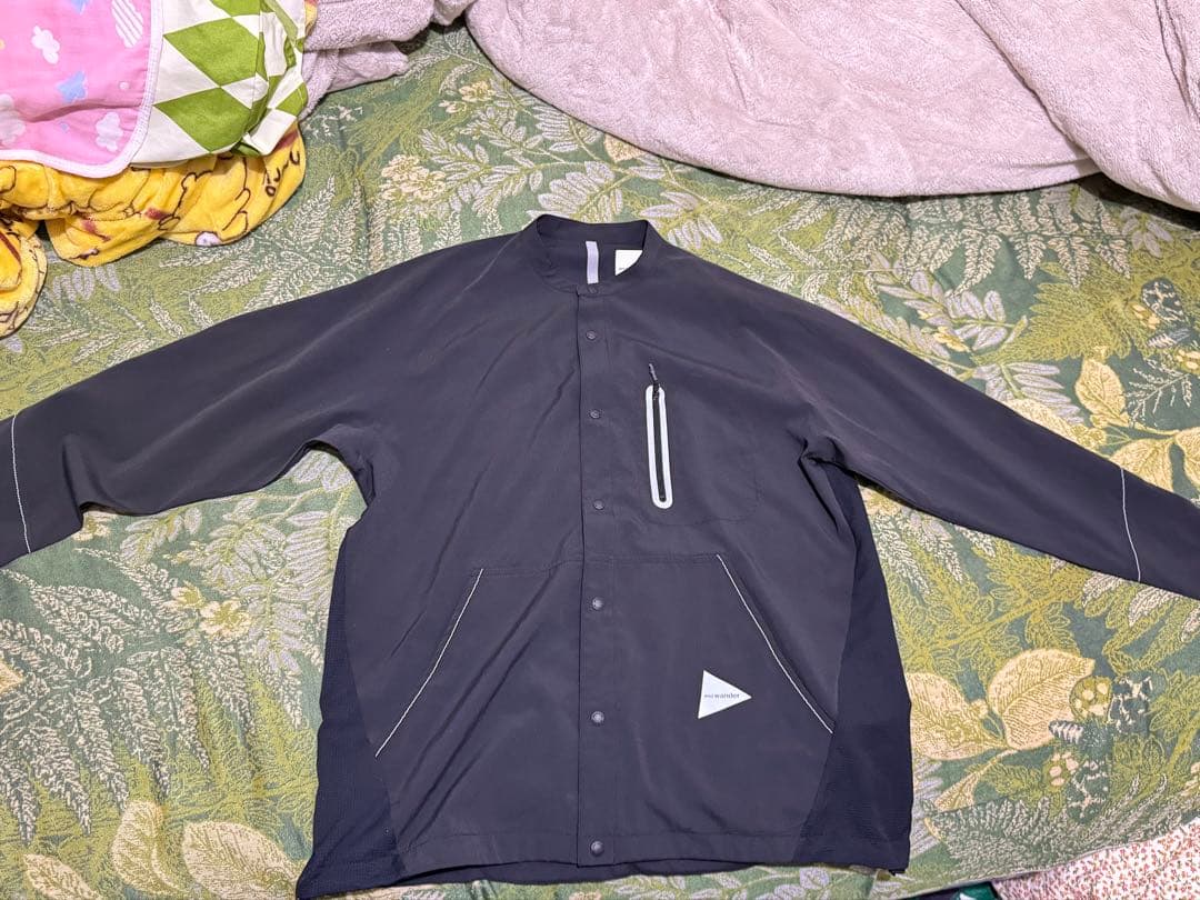 and wander 黒 長袖ジャケット