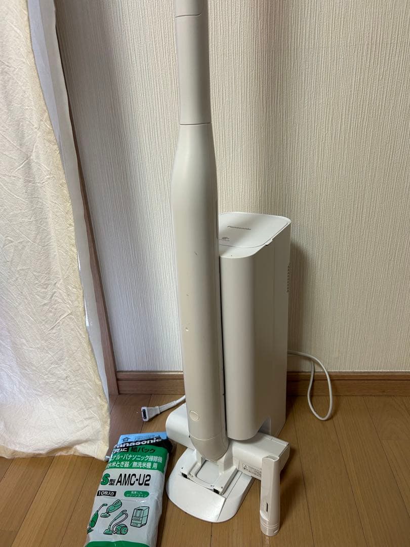 Panasonic コードレス 掃除機 MC-NS100K 2023年製