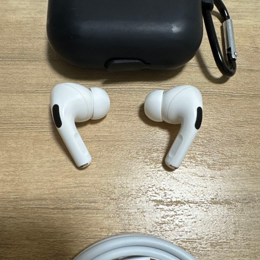 AirPods Pro 本体 2022年購入　ケースセット