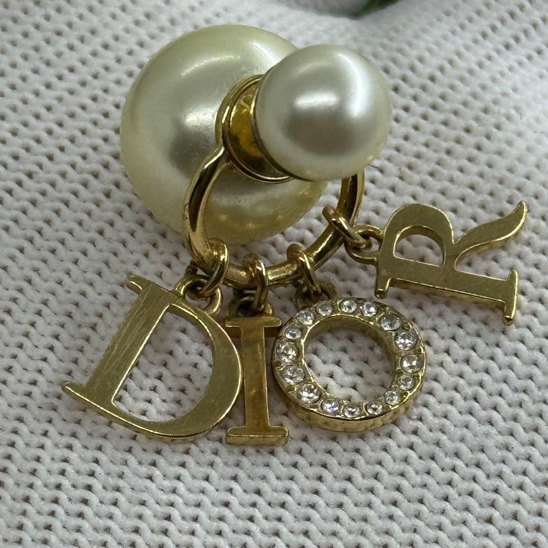 DIOR パール トライバル 片耳ピアス ラインストーン付き 070883