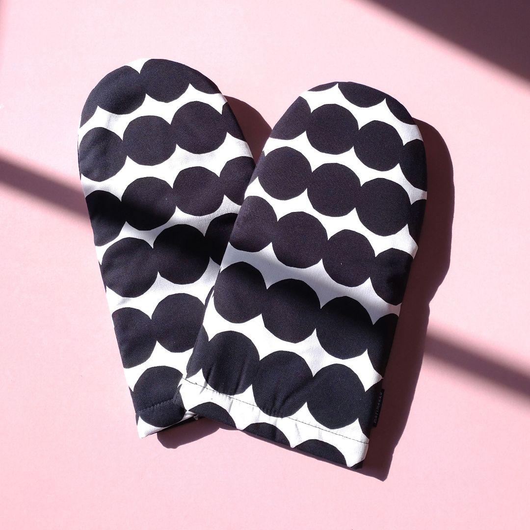 新品marimekko ドット柄エプロン・ミトン3点セット