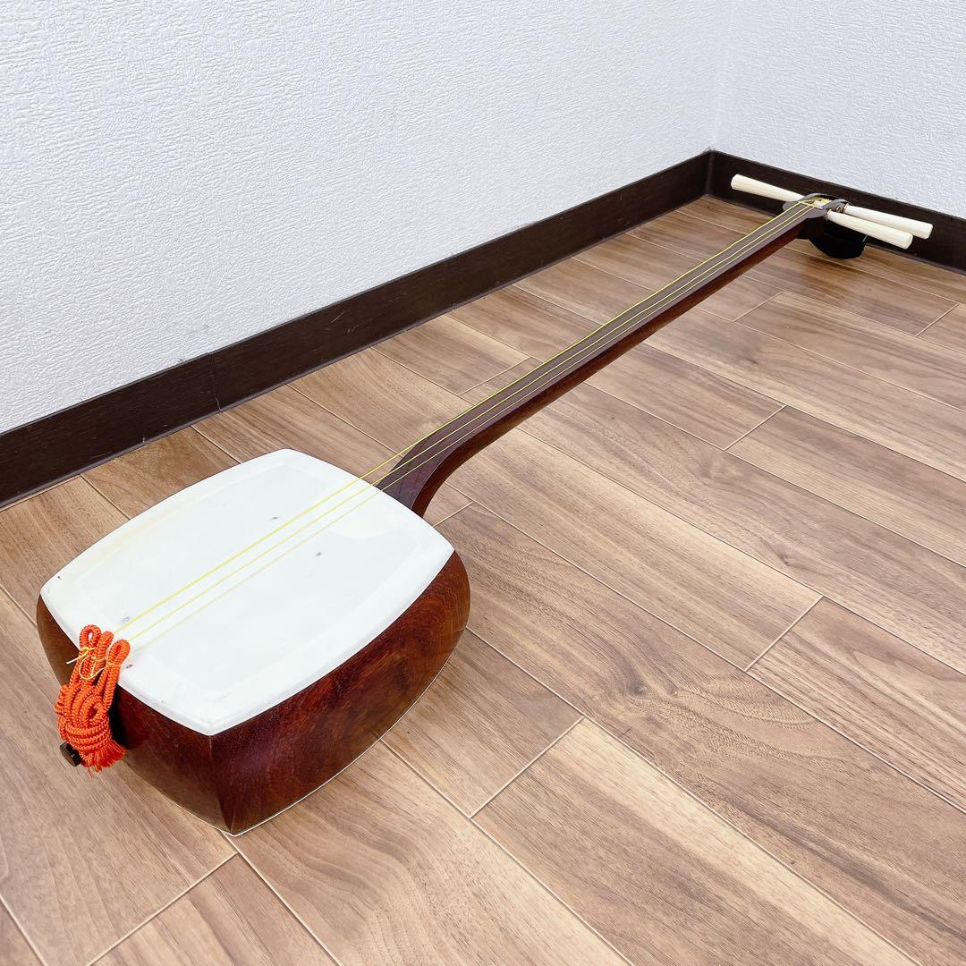 高級三味線 紅木 虎トチ 子持ち綾杉胴 一本溝 金ホゾ 細棹 東さわり 和楽器