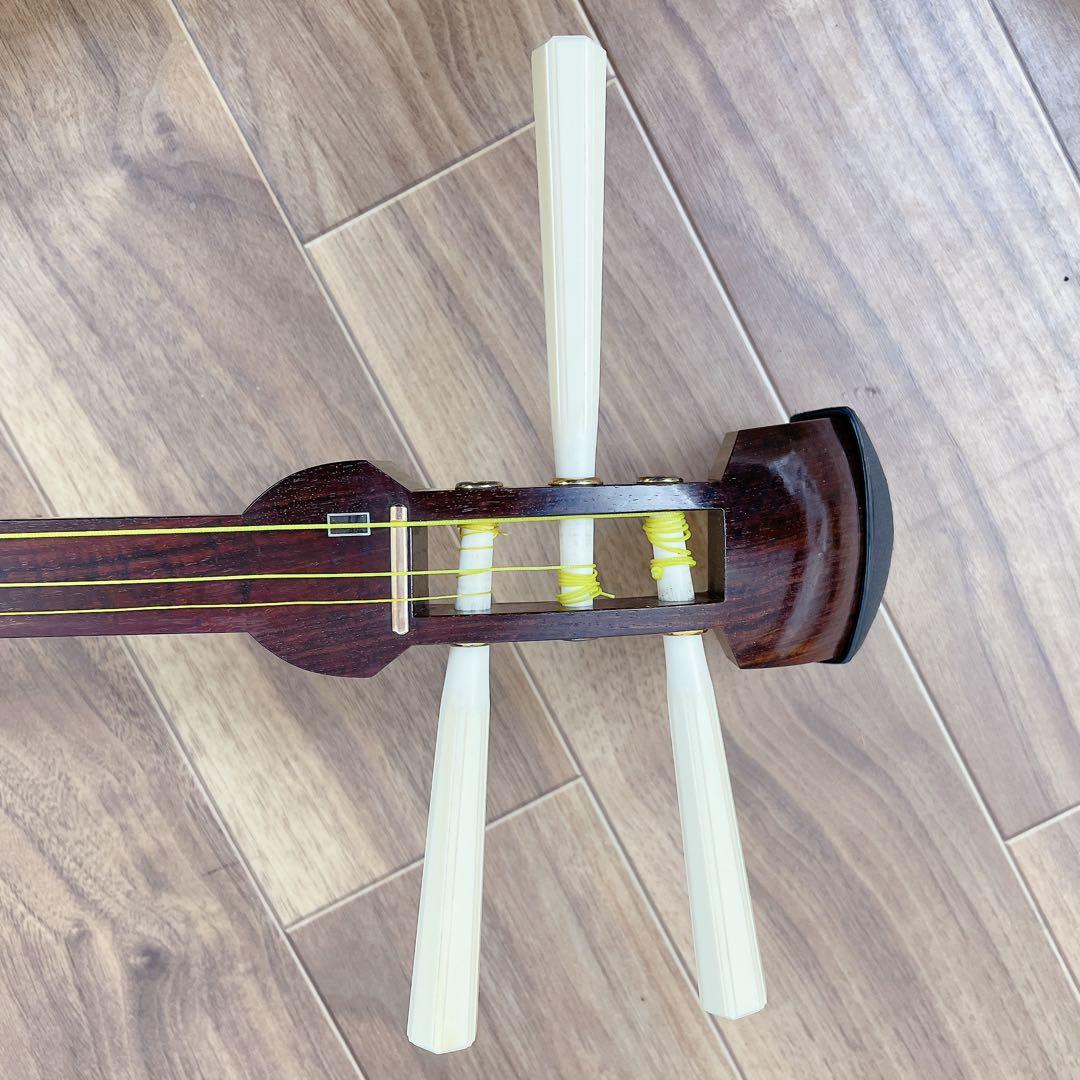 高級三味線 紅木 虎トチ 子持ち綾杉胴 一本溝 金ホゾ 細棹 東さわり 和楽器