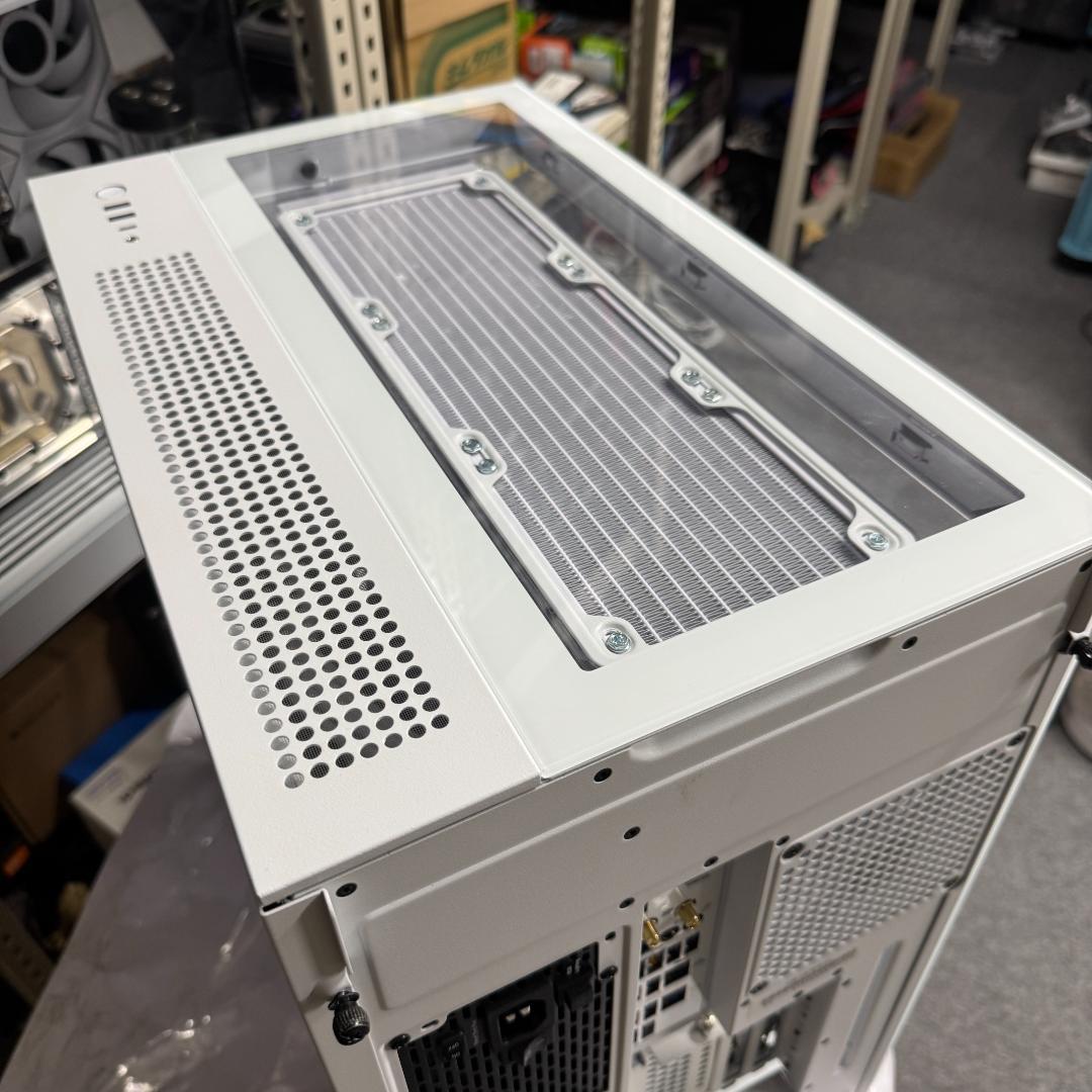 ゲーミングPC/13700F RTX4070TiS 32GB NVMe 1TB