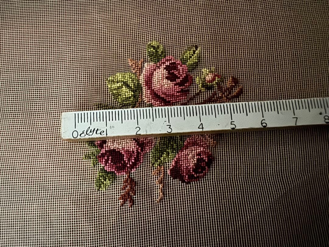 maruco様　1930年頃オーストリアハンドメイドプチポワン薔薇