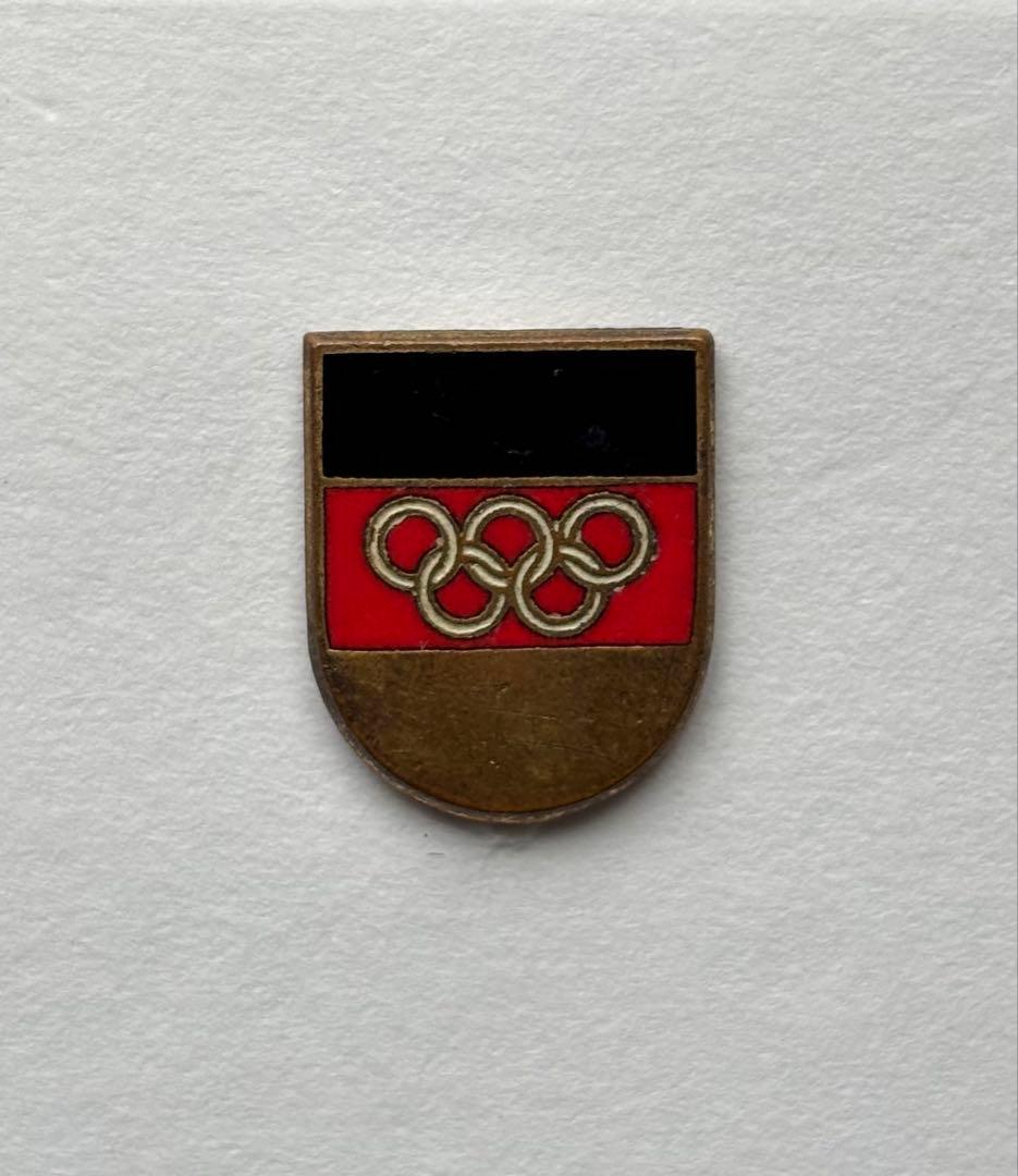 ムー　1964年東京オリンピックの公式ピンバッチ（8カ国)