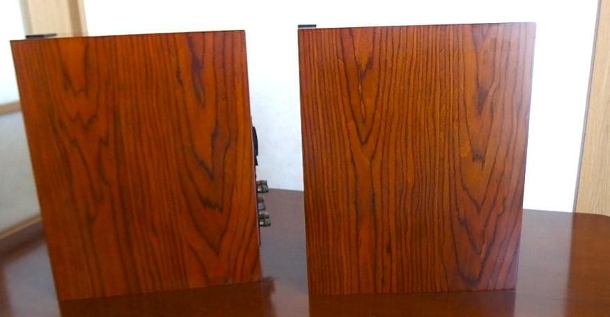 美品　中古　KEF　R300　ブックシェルフ型同軸スピーカー　ジャンパー付き