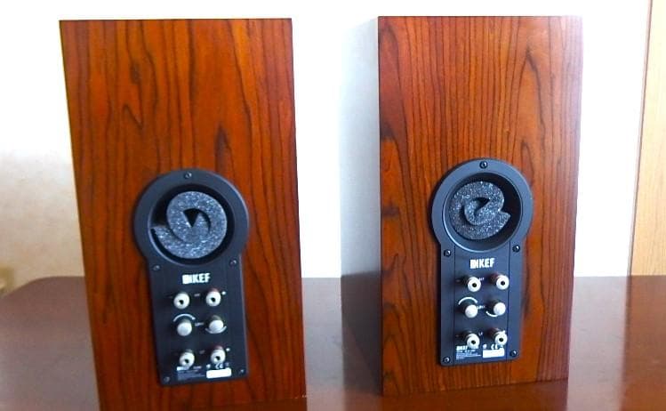 美品　中古　KEF　R300　ブックシェルフ型同軸スピーカー　ジャンパー付き