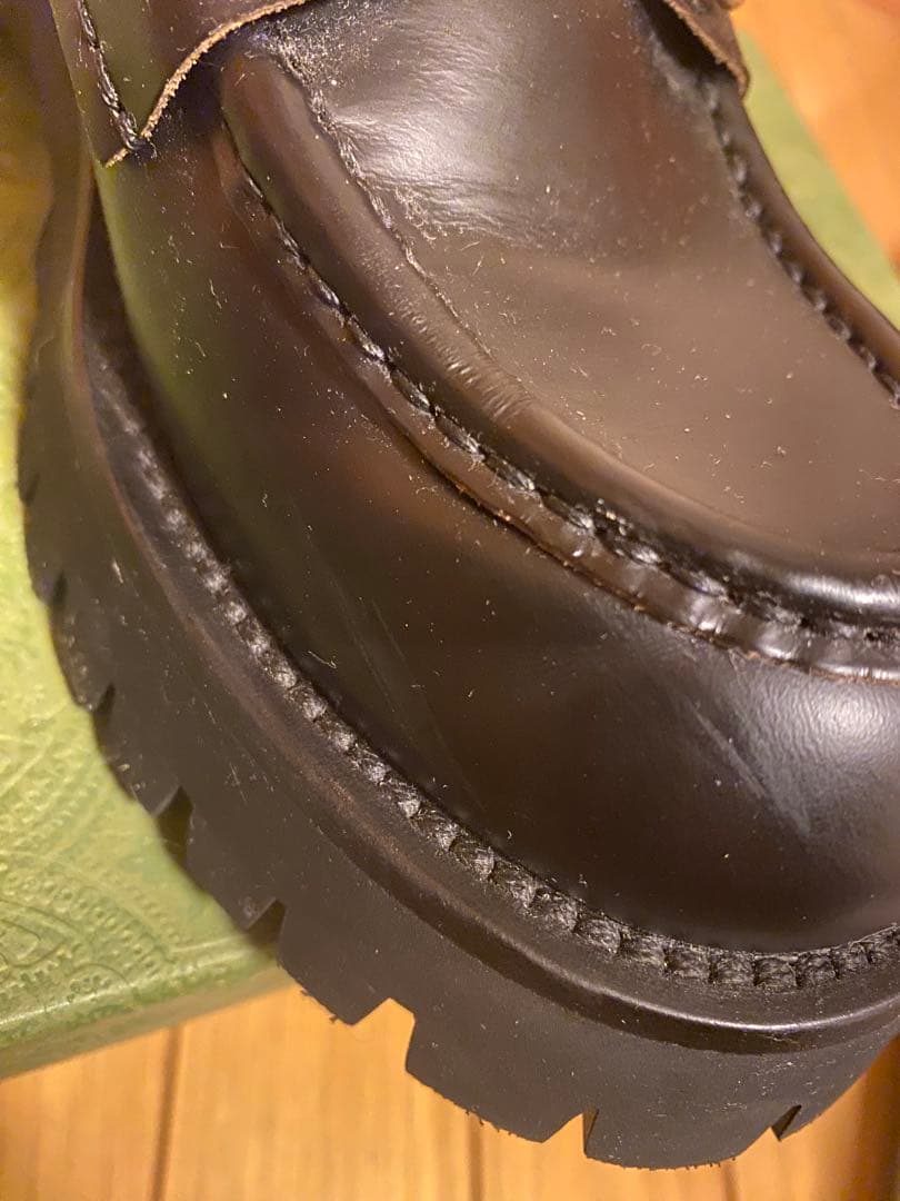 GUCCI ブラックレザー ローファー