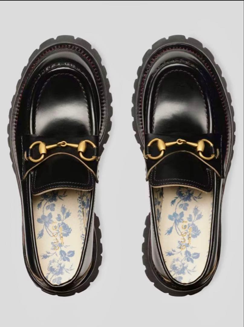 GUCCI ブラックレザー ローファー