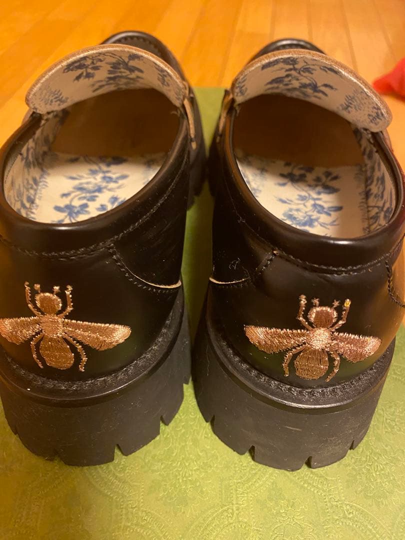 GUCCI ブラックレザー ローファー