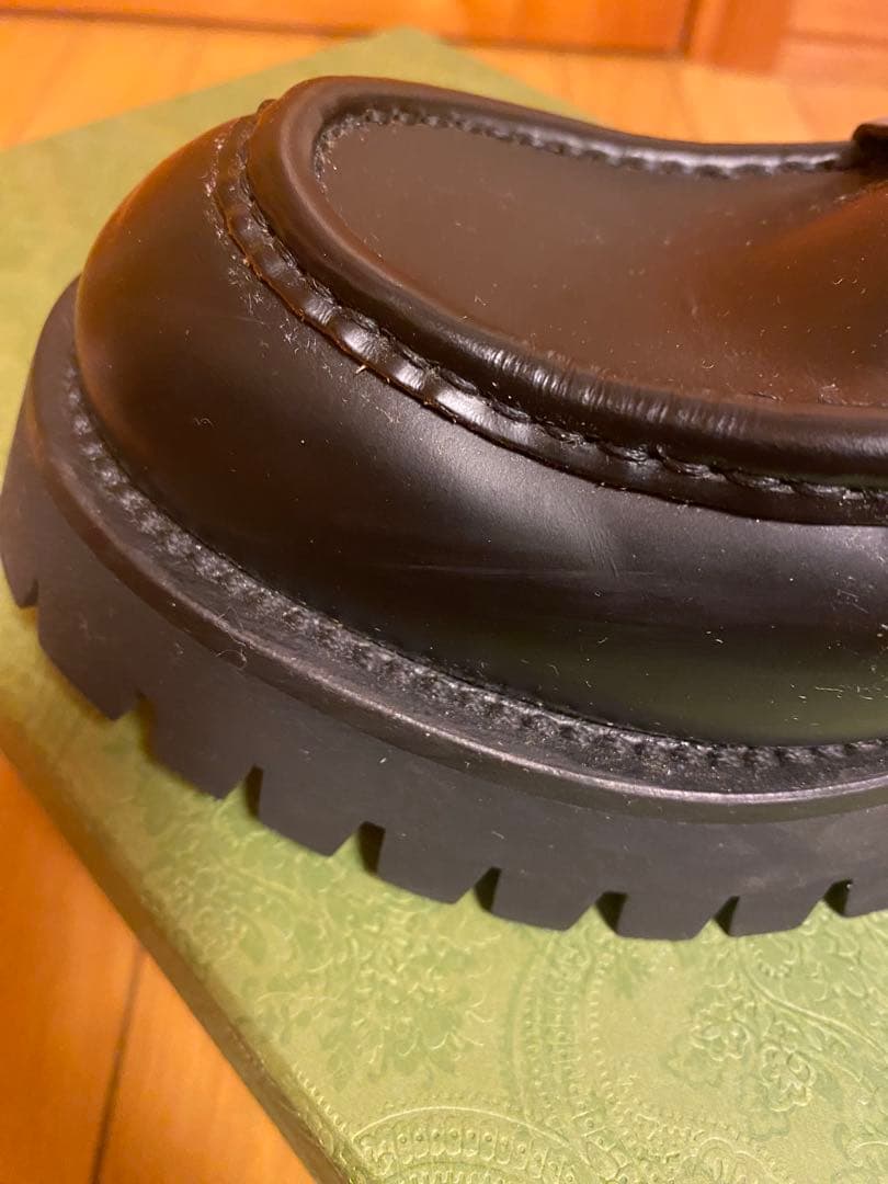 GUCCI ブラックレザー ローファー