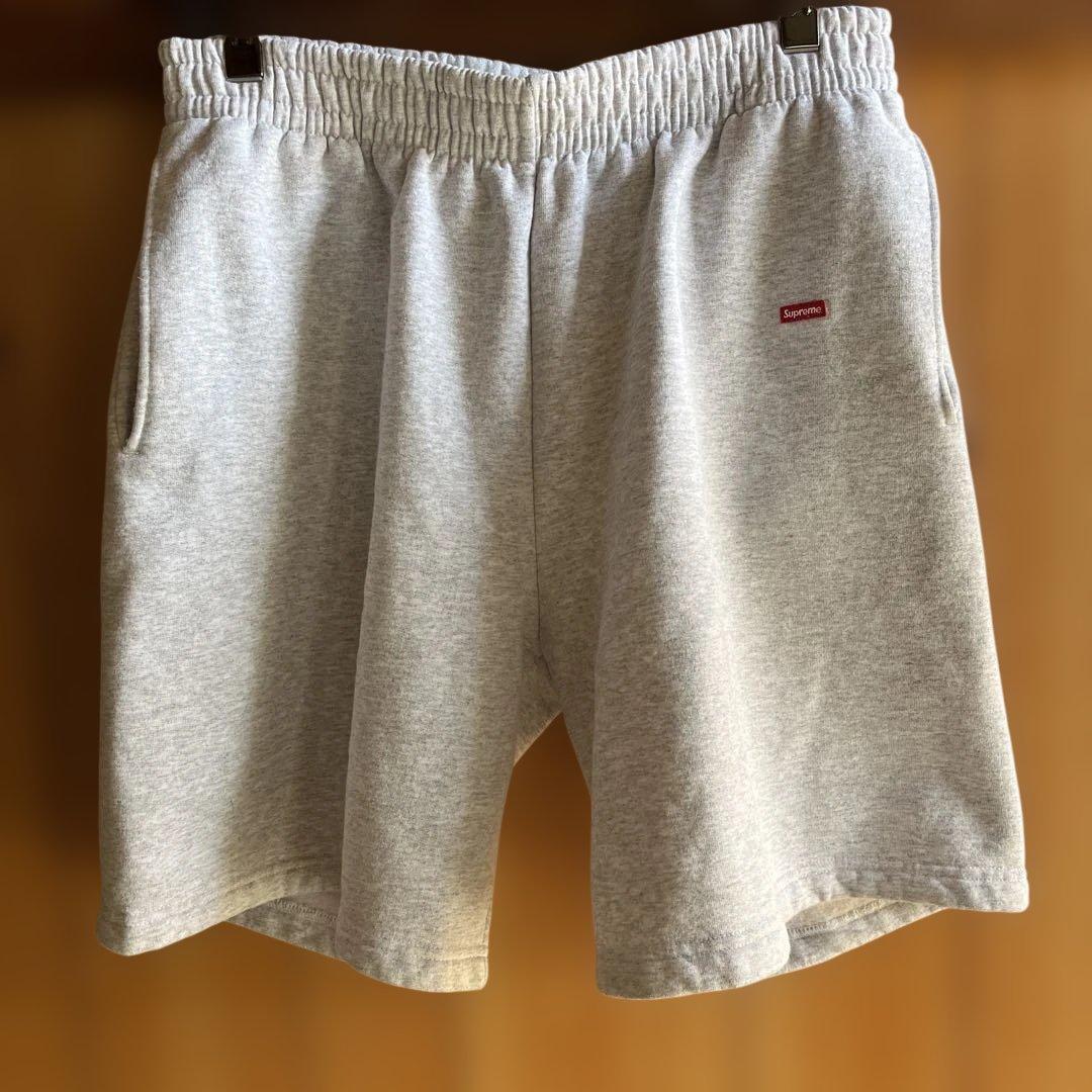 シュプリーム　ハーフパンツ