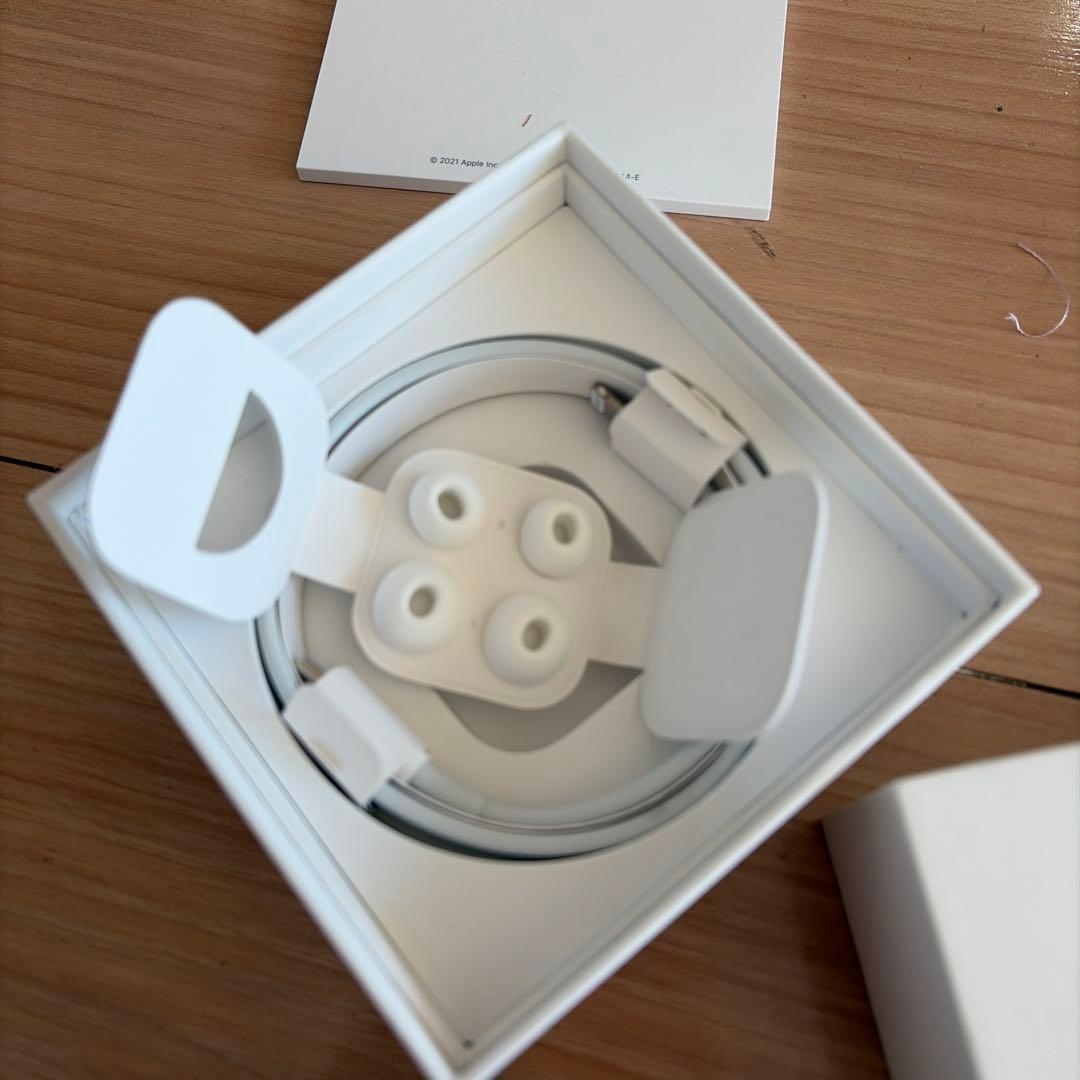 Apple AirPods Pro 本体　ライトニング充電