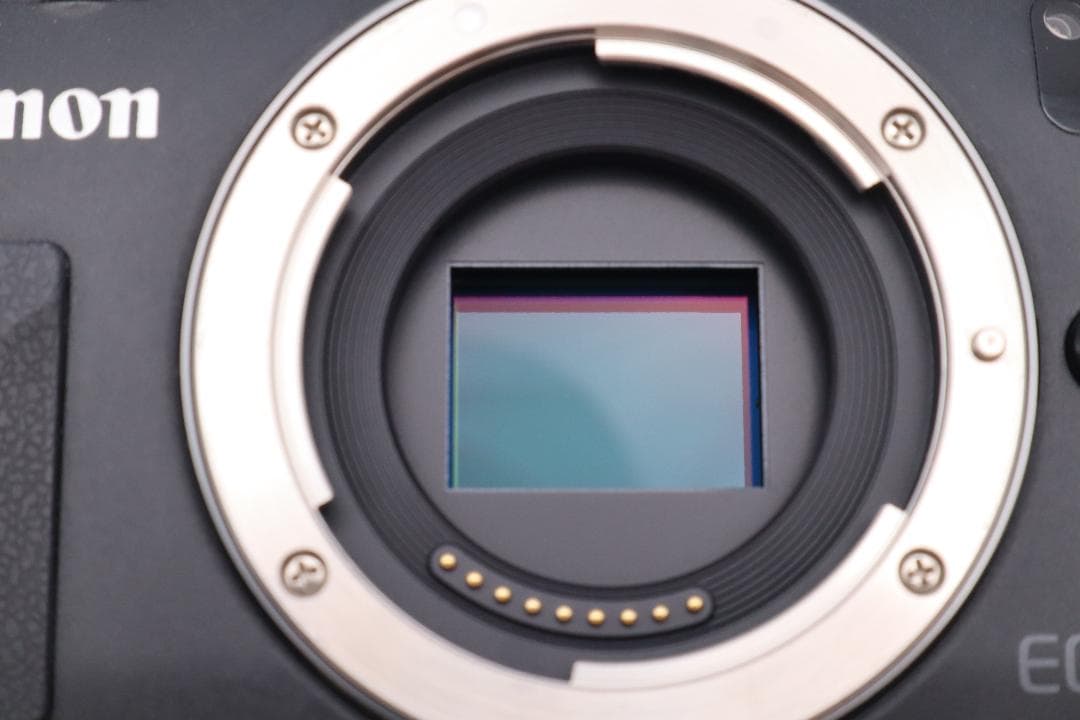 Canon EOS M ＋ 18-55mm ＋ 22mm ＋ Flashなど