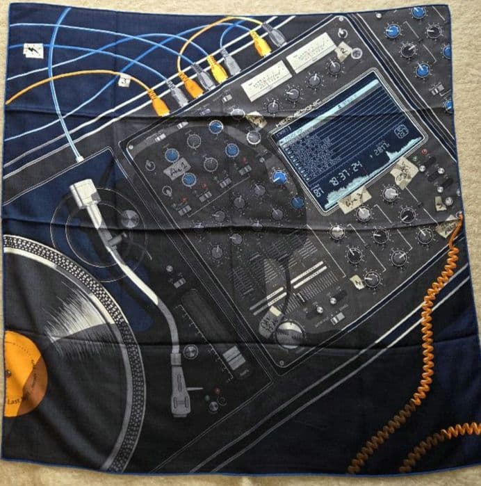 エルメス　CARRE H 100 カシミアシルク　LAST NIGHT　ネイビー