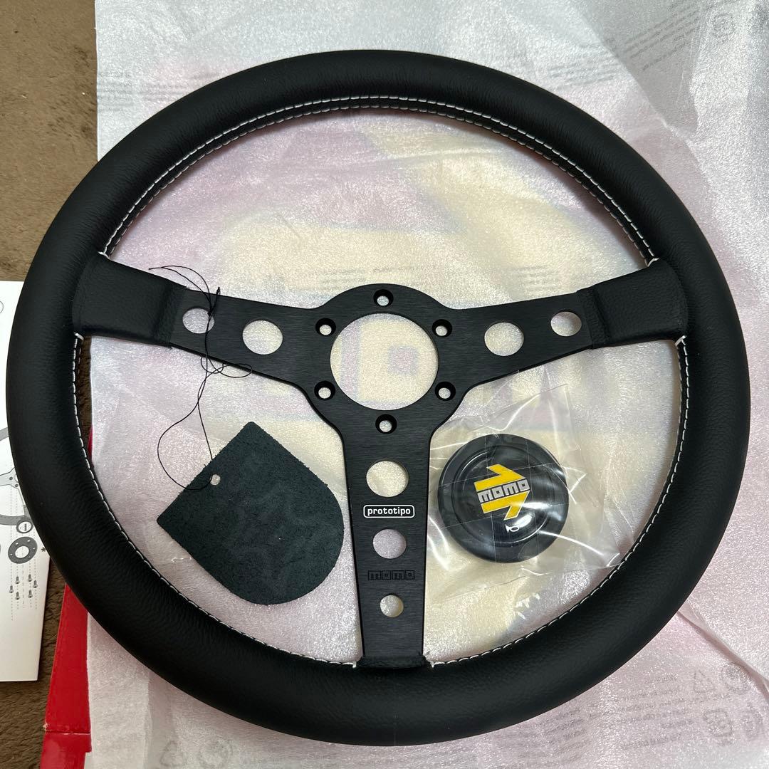 正規品　MOMOプロトティーポBK 350mm 新品未使用　格安
