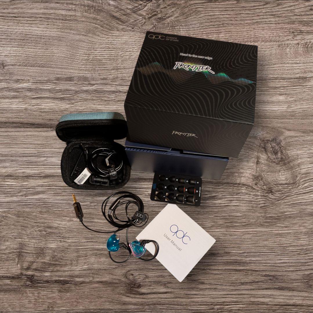 qdc FRONTIER Emerald ＋4.4mm純正ケーブル付き　イヤホン