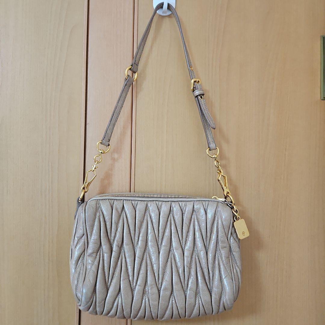 MIU MIU マテラッセ　アクセサリーバッグ