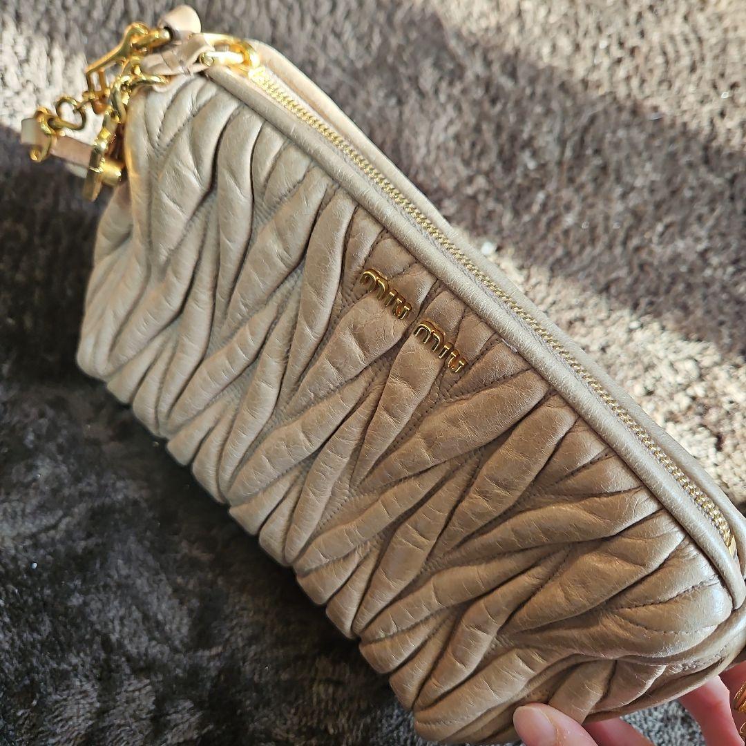 MIU MIU マテラッセ　アクセサリーバッグ
