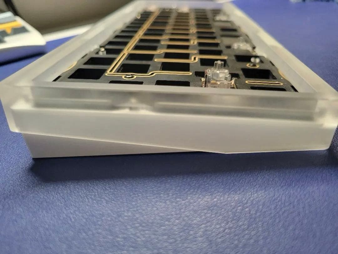 Qwertykeys QK60 Clear&IceWhite ベアボーンキット