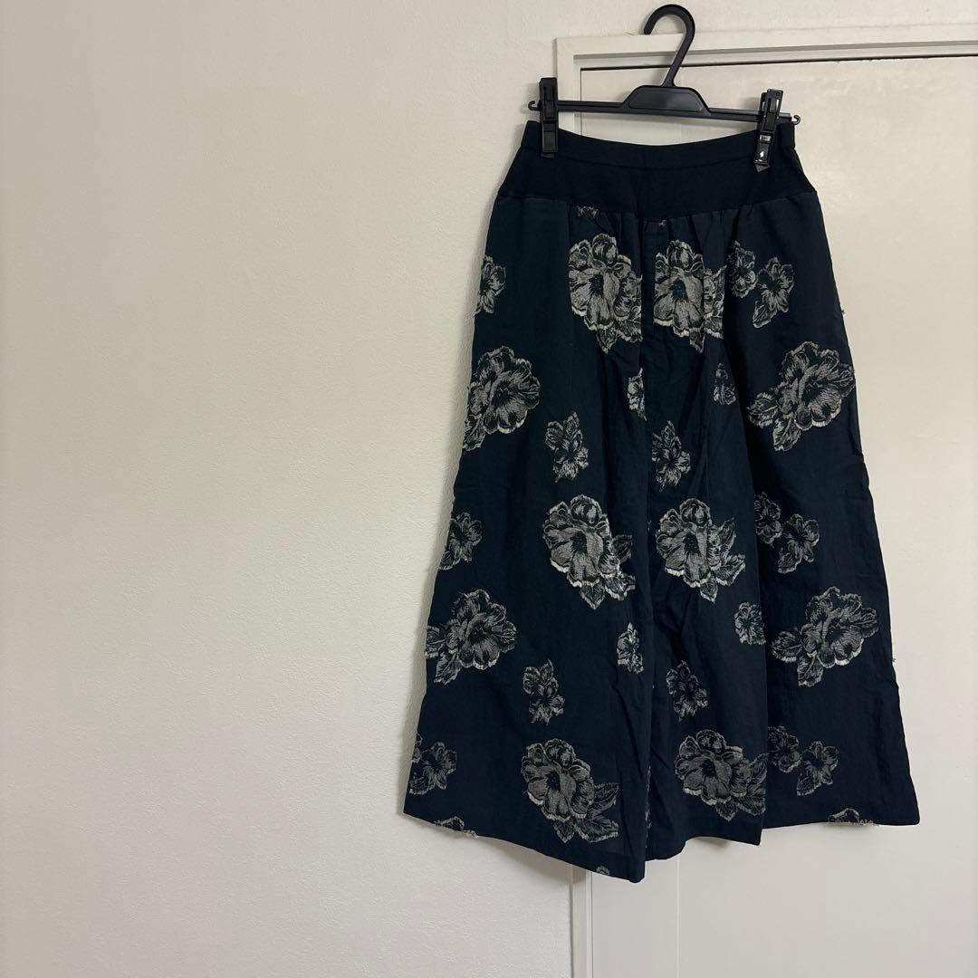 ビアズリー　美品　ジャガードパンツ