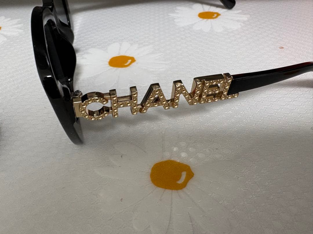 Chanel キャットアイサングラス ブラック