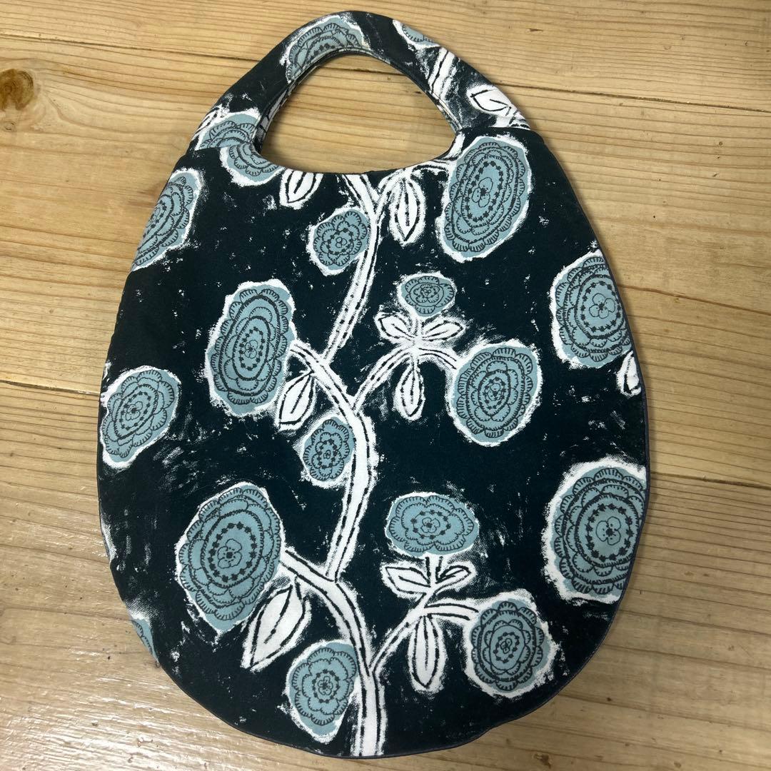 ミナペルホネン　花柄 エッグバッグ