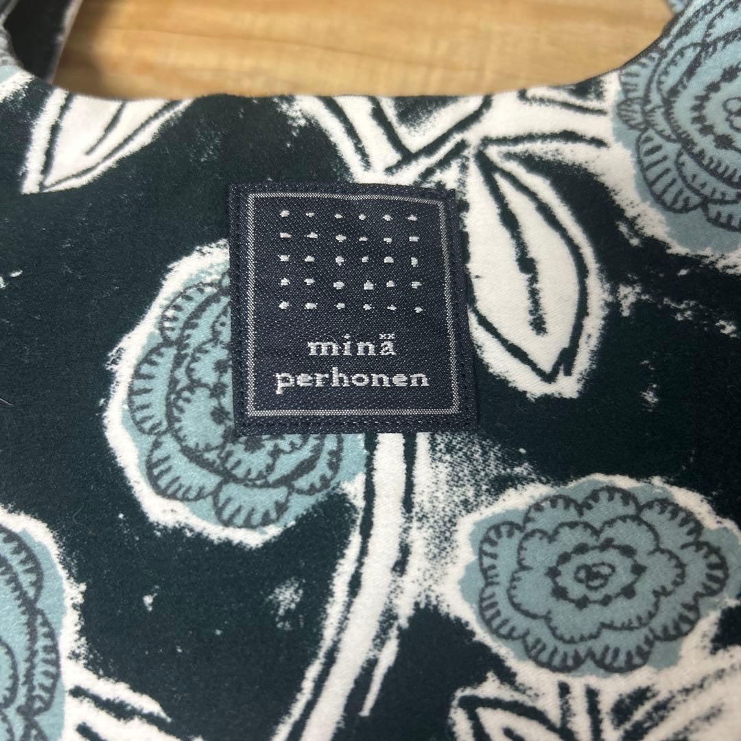 ミナペルホネン　花柄 エッグバッグ