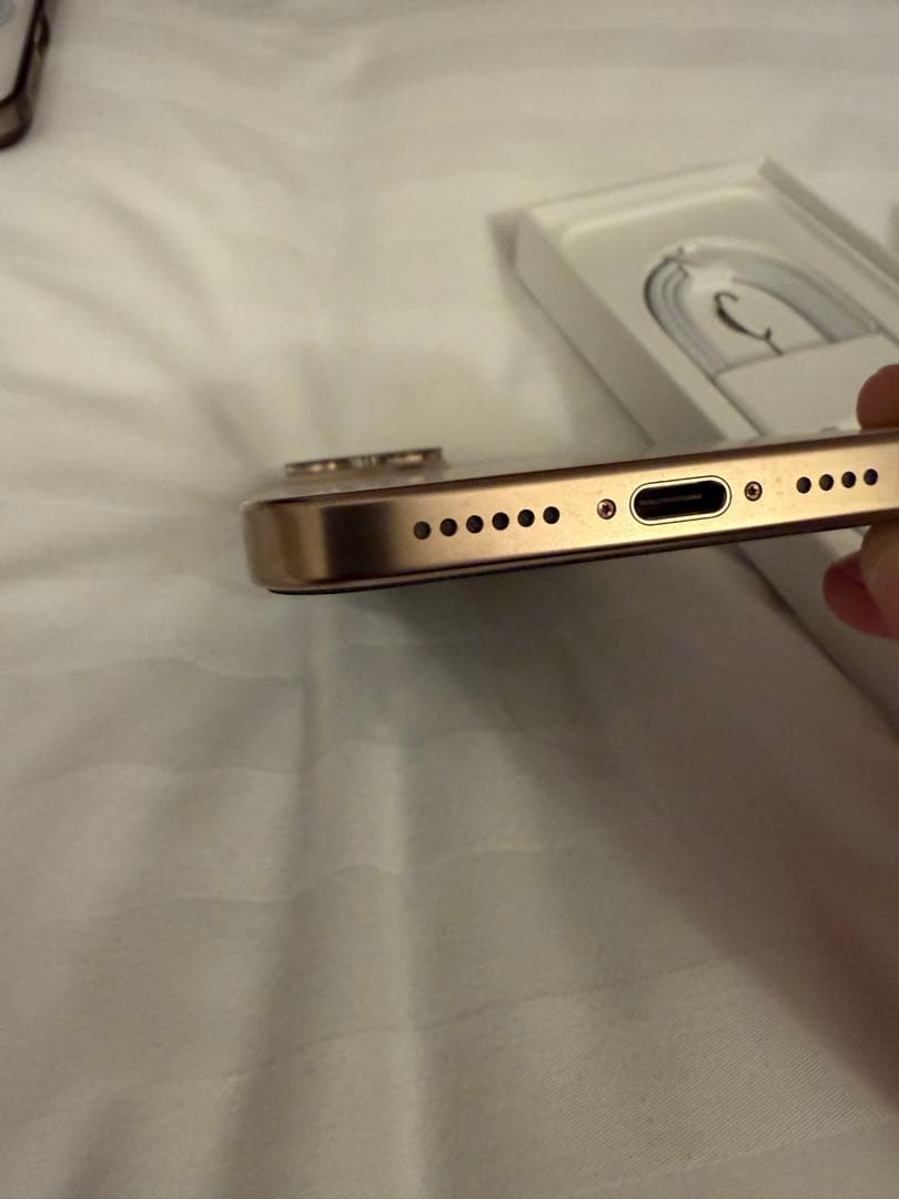 iPhone 16 pro max 256GB デザート　バッテリー100%