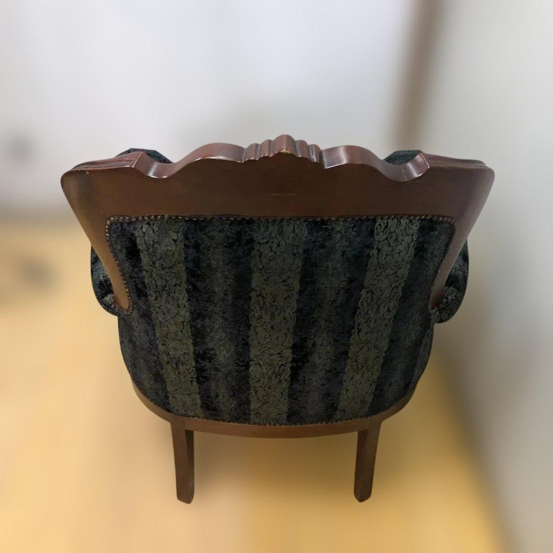 【送料無料】クラシック アームチェア 彫刻木枠 鋲打ち 1人掛け 　251224