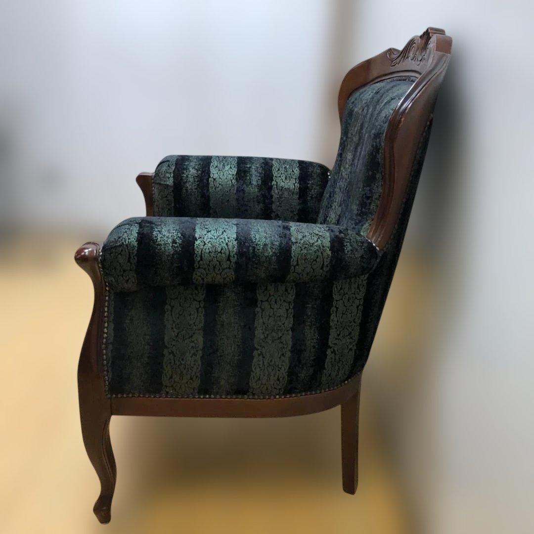 【送料無料】クラシック アームチェア 彫刻木枠 鋲打ち 1人掛け 　251224