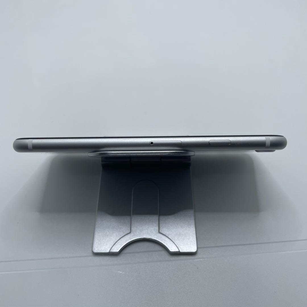 【格安美品】iPhone SE2 64GB simフリー本体 321
