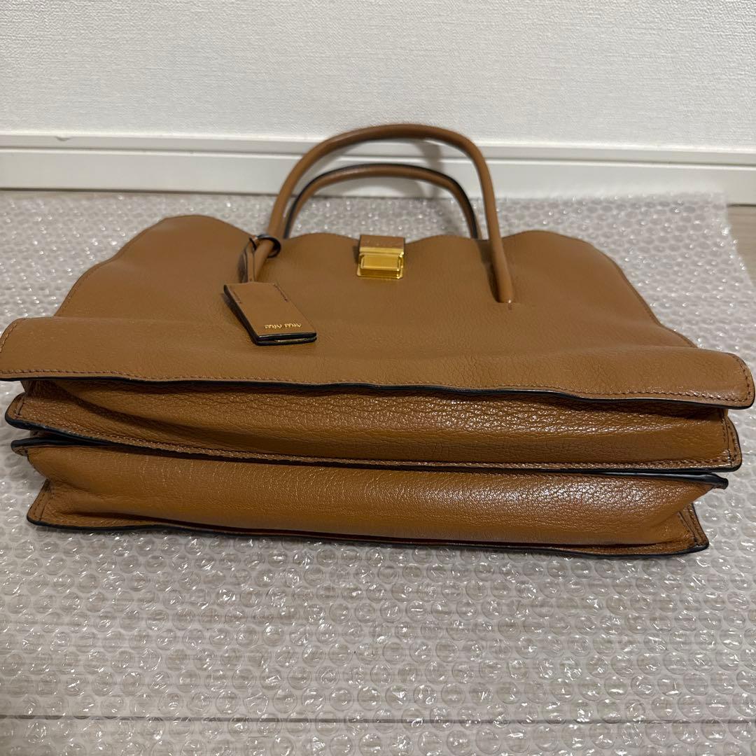 ハンドバッグ　miumiu マドラスレザー　トートバッグ