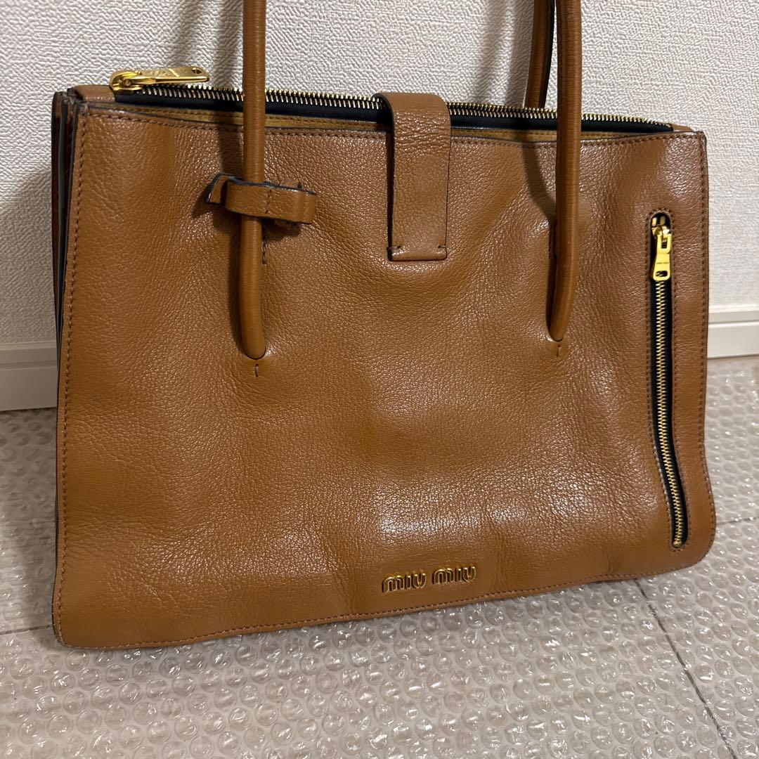 ハンドバッグ　miumiu マドラスレザー　トートバッグ