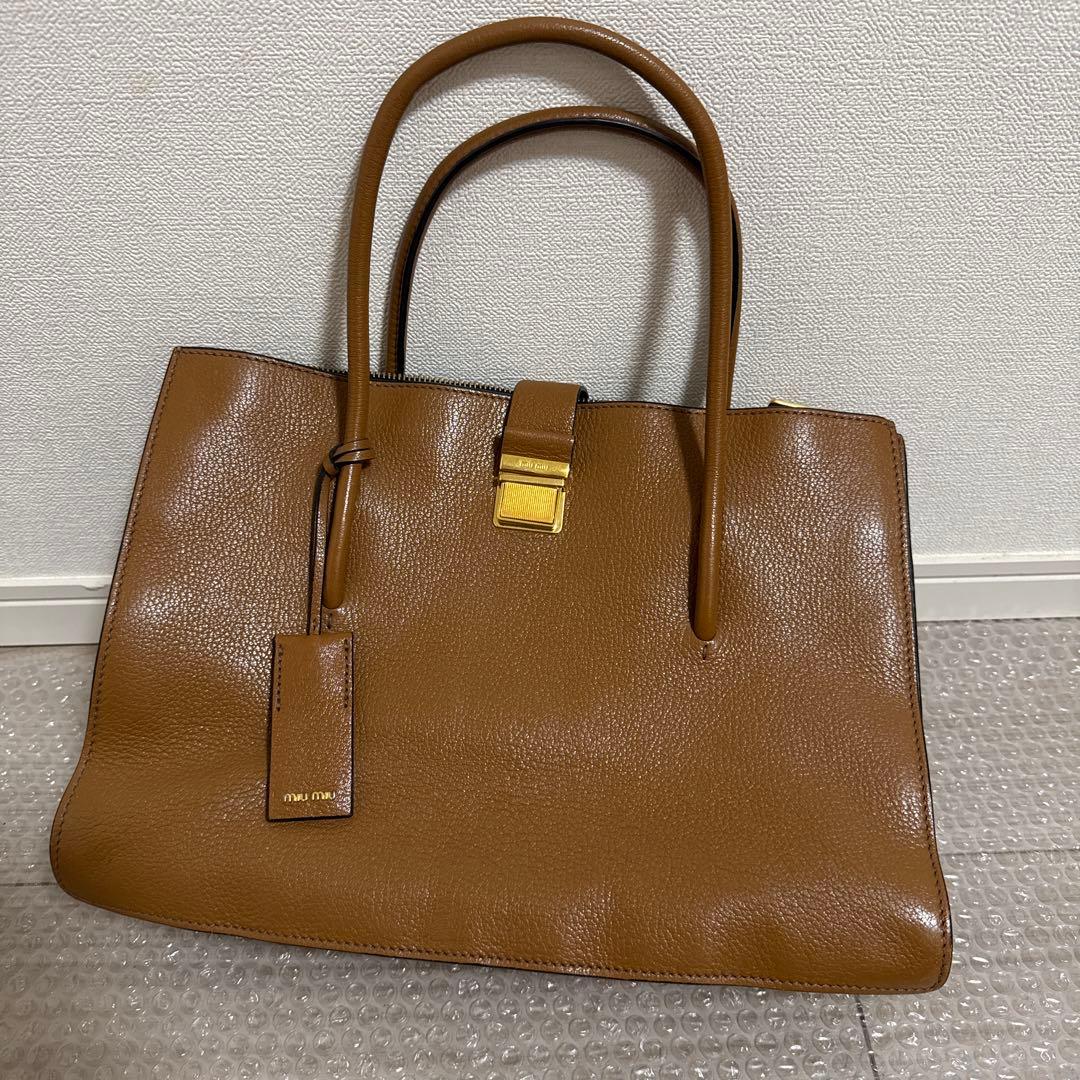 ハンドバッグ　miumiu マドラスレザー　トートバッグ