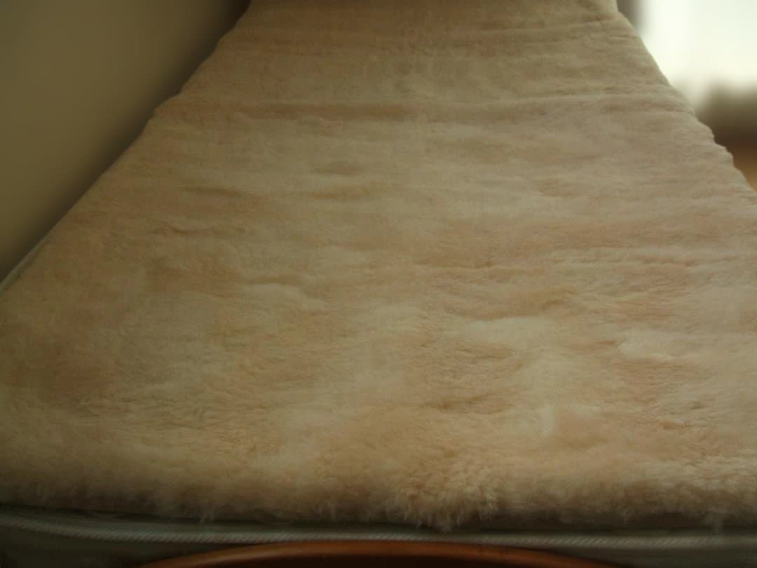 新品＊じぶんまくら日本ムートン製＊オーストラリア産毛足３５ミリ＊ムートンシーツＳ