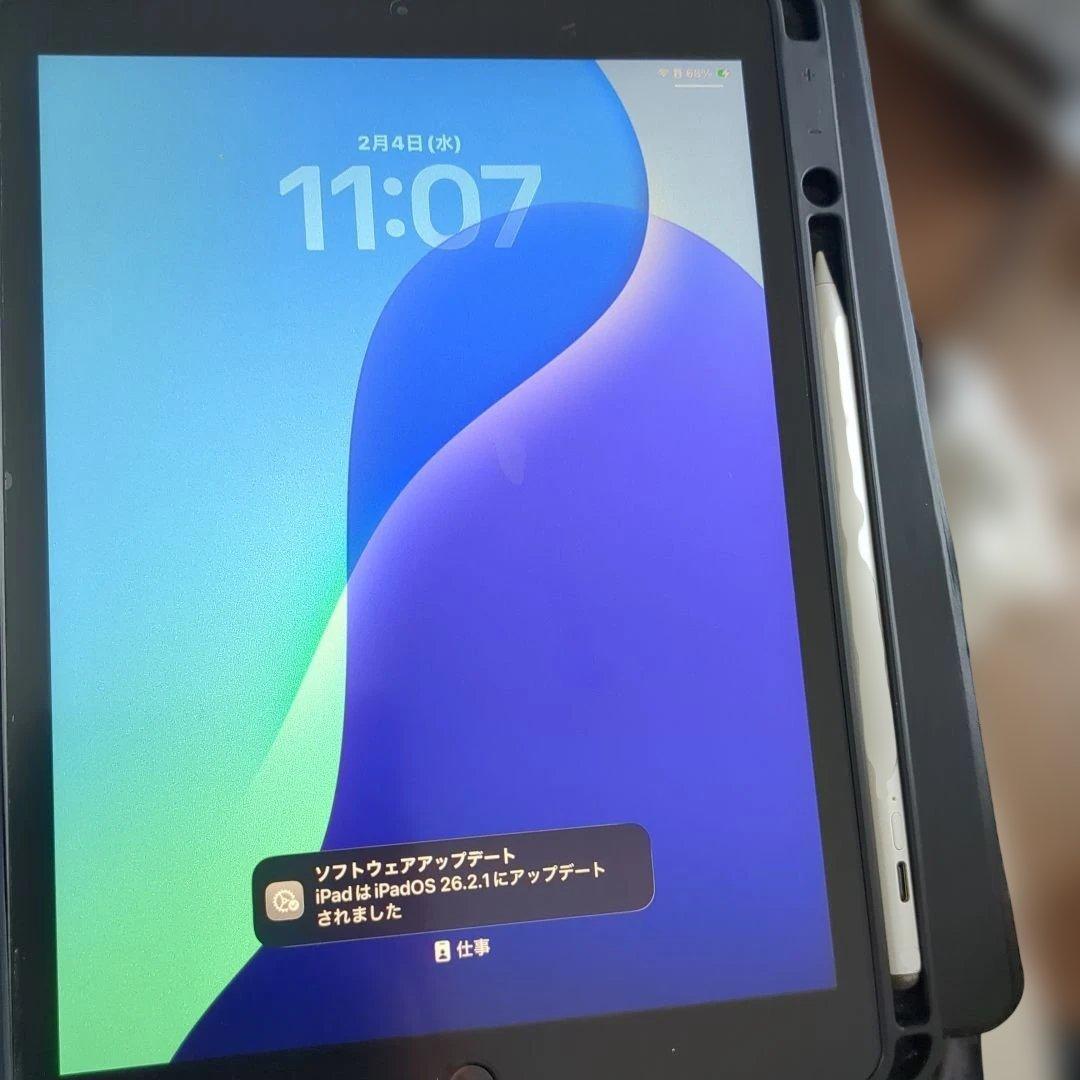 S*e様 iPad (第8世代) 128GB ブラック スタイラスペン＋充電コー