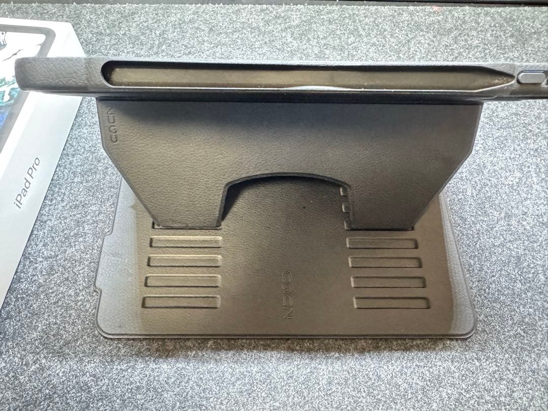 美品 iPad Pro 11インチ1TB＋ZUGUケース