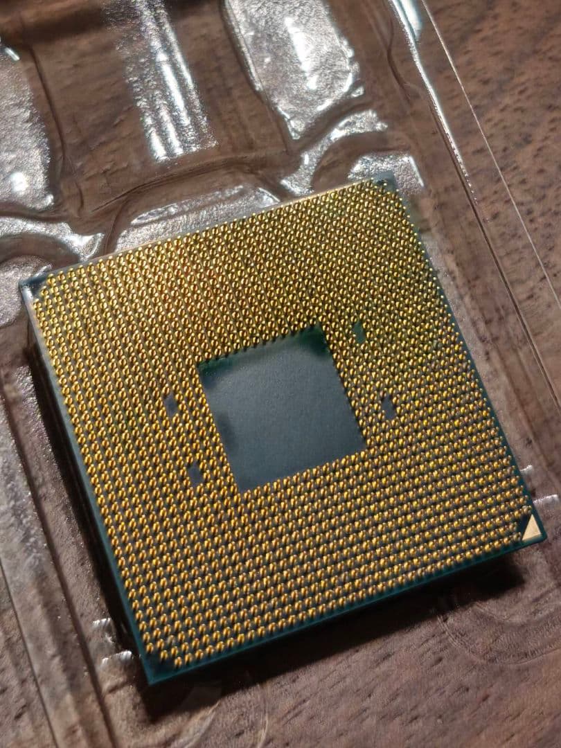 AMD Ryzen 7 3800X CPU 本体