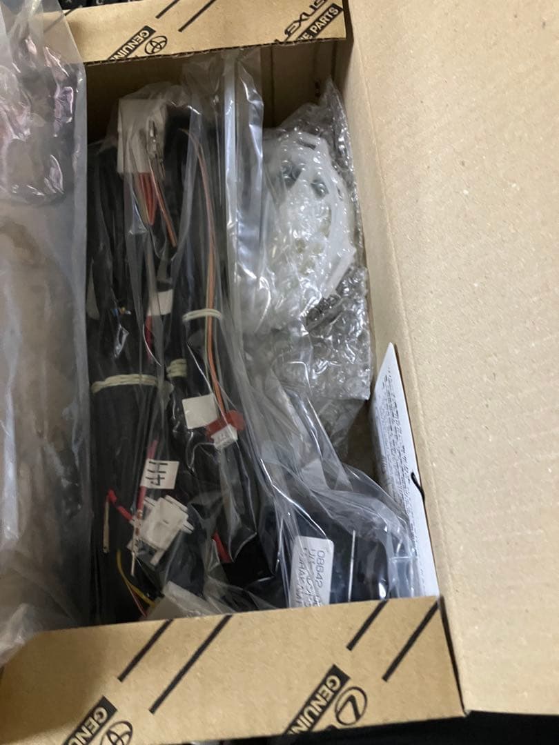 未使用プリウス５０系トヨタ 自動ミラーコントロール 08641-47100