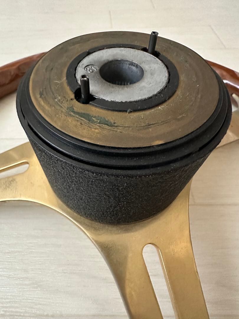 【MOMO】ブラウン ウッドステアリングホイール&ボスセット